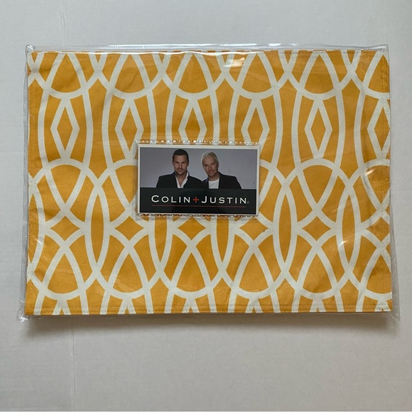 Indoor/Outdoor Set of 4 placemats - Picture 1 of 2